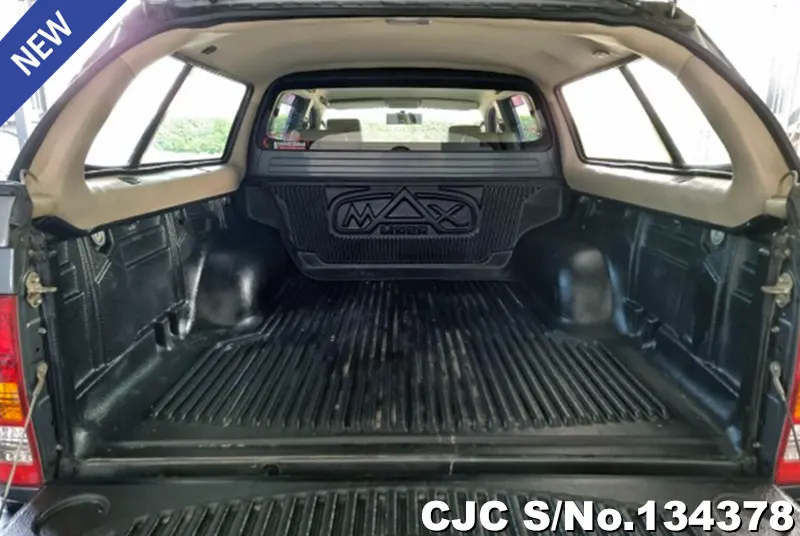 Toyota Hilux in Gray for Sale Image 4
