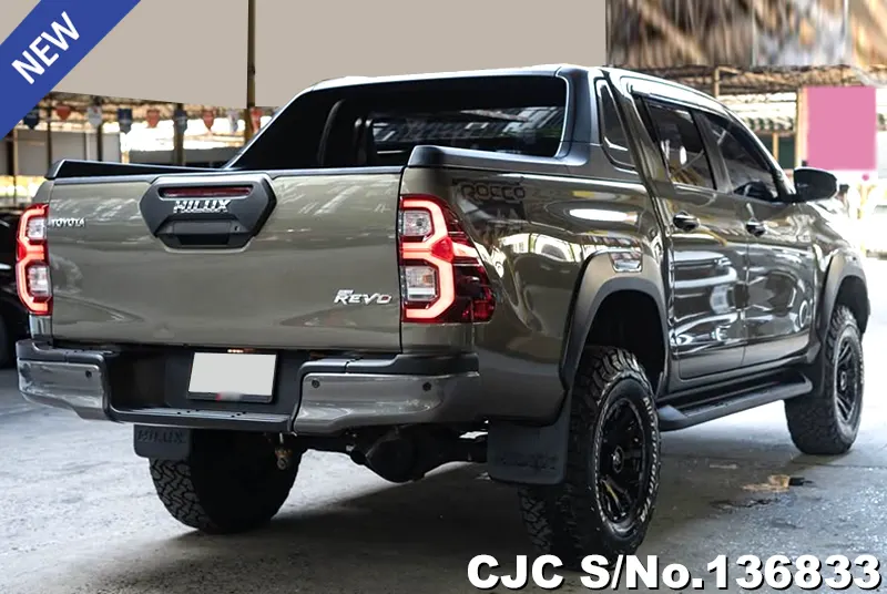 Toyota Hilux in Oxide Bronze Metallic for Sale Image 2