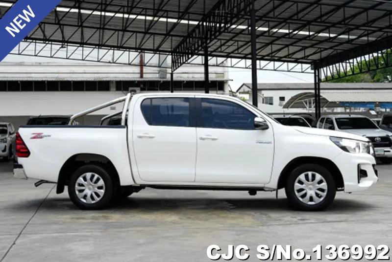 Toyota Hilux in White for Sale Image 4