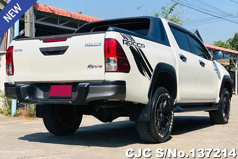 Toyota Hilux in White for Sale Image 2