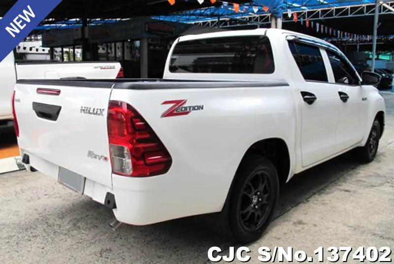 Toyota Hilux in White for Sale Image 2