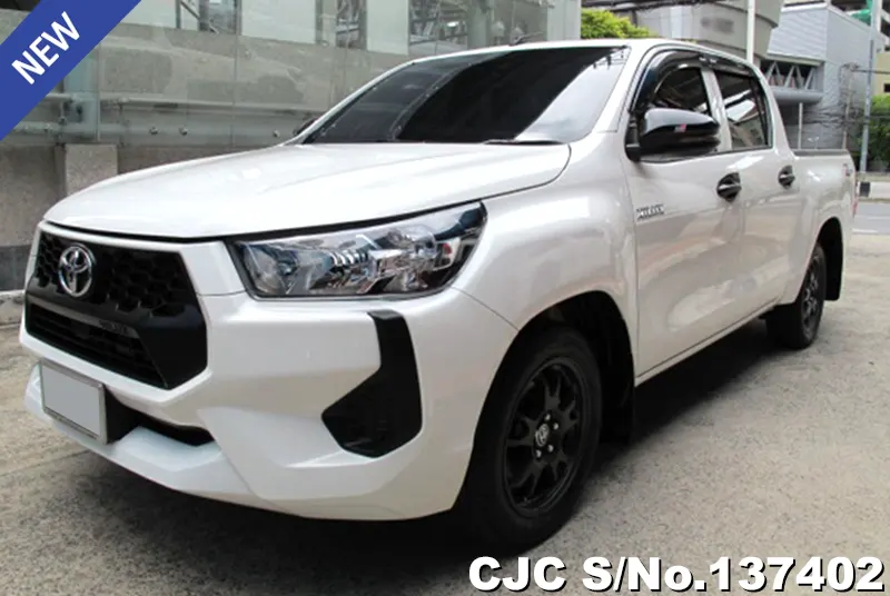 Toyota Hilux in White for Sale Image 3