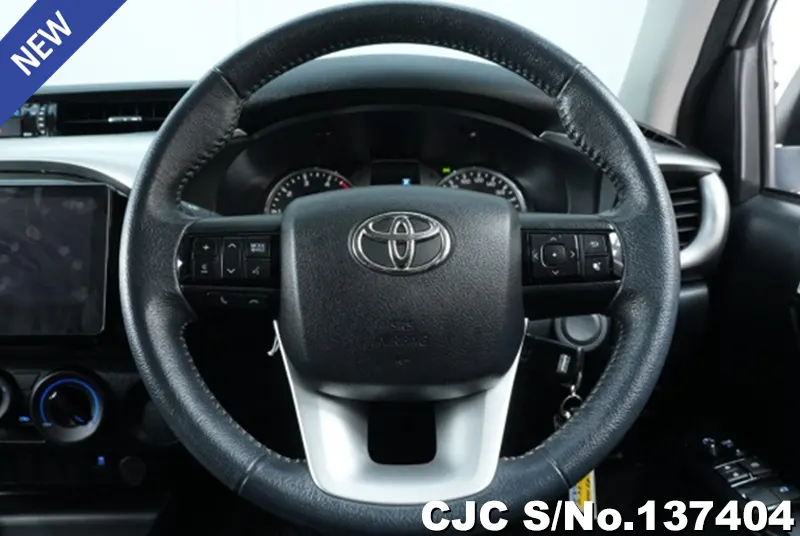 Toyota Hilux in White for Sale Image 9