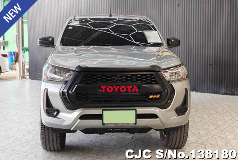 Toyota Hilux in Silver for Sale Image 4