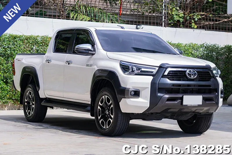Toyota Hilux in White for Sale Image 0