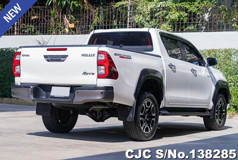 Toyota Hilux in White for Sale Image 2