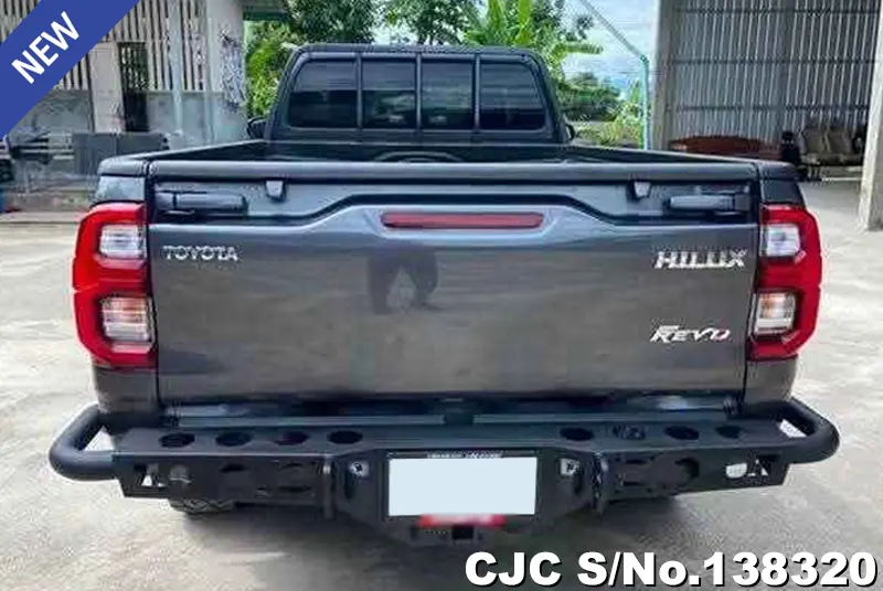 Toyota Hilux in Gray for Sale Image 4