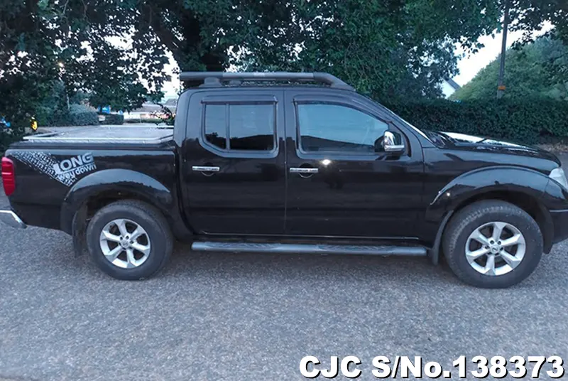 Nissan Navara in Black for Sale Image 6