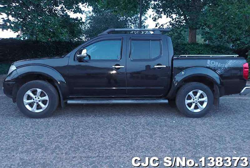 Nissan Navara in Black for Sale Image 7