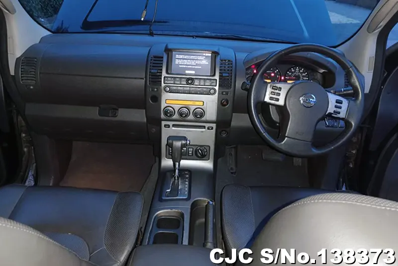Nissan Navara in Black for Sale Image 9