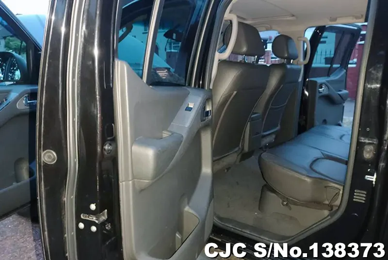 Nissan Navara in Black for Sale Image 16