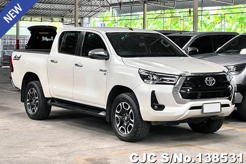 Toyota Hilux in White for Sale Image 0
