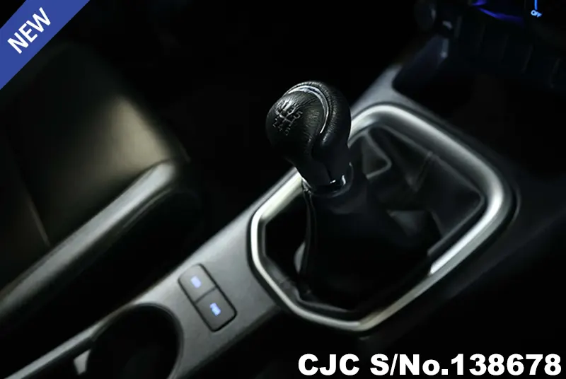Toyota Hilux in Gray for Sale Image 14