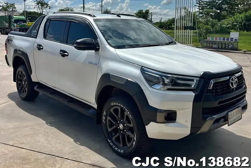 Toyota Hilux in White for Sale Image 0