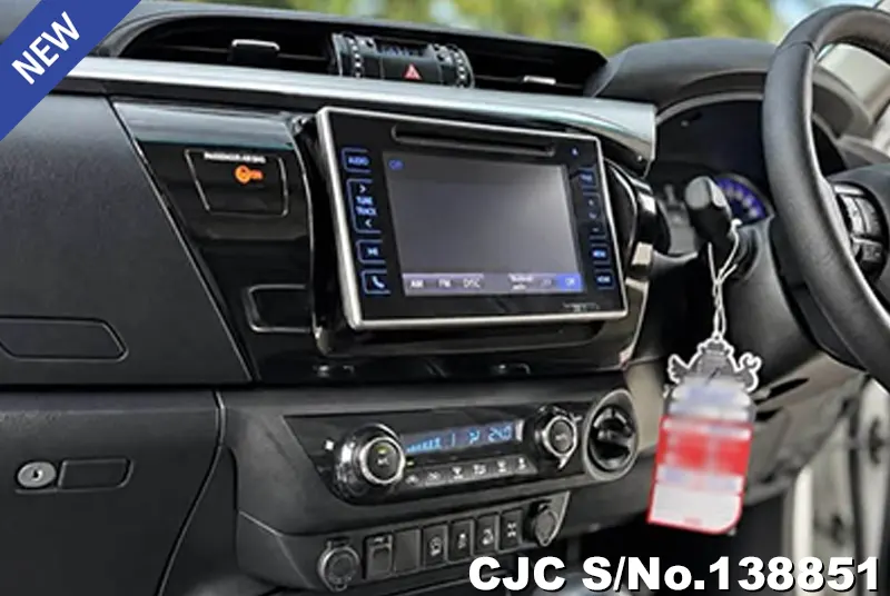 Toyota Hilux in White for Sale Image 9