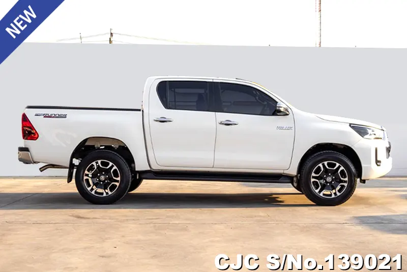 Toyota Hilux in White for Sale Image 6
