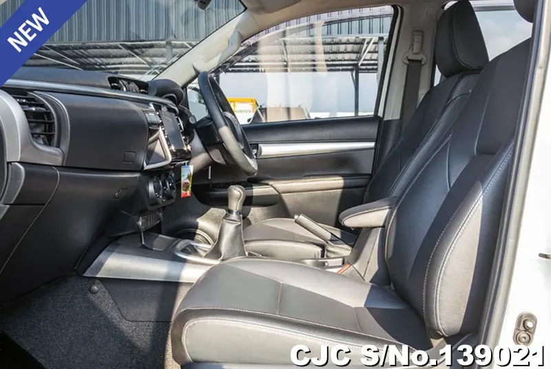 Toyota Hilux in White for Sale Image 10