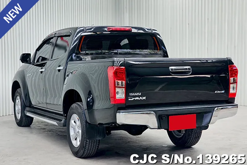 Isuzu D-Max in Black for Sale Image 1
