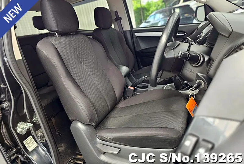Isuzu D-Max in Black for Sale Image 9